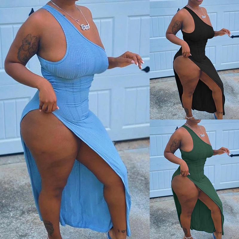 Vestido con Abertura Irregular