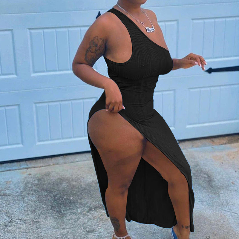 Vestido con Abertura Irregular